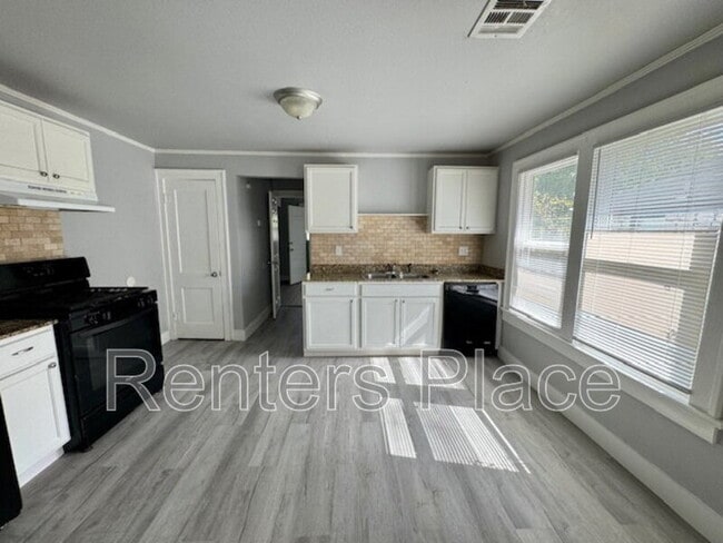 Photo - 203 S Jamestown Ave