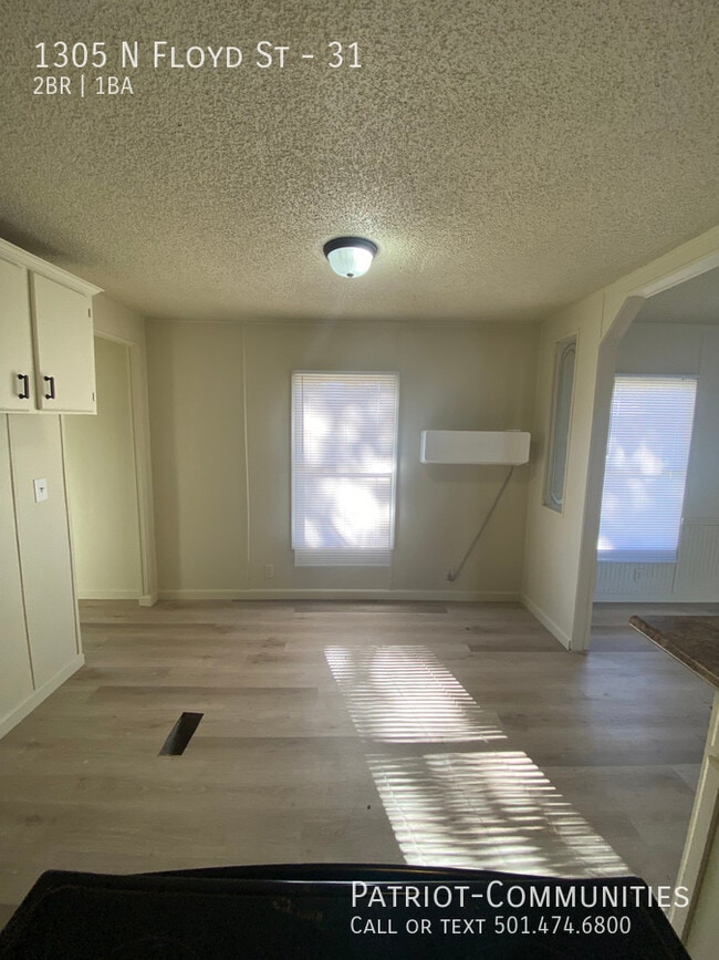 Photo - 1305 N Floyd St