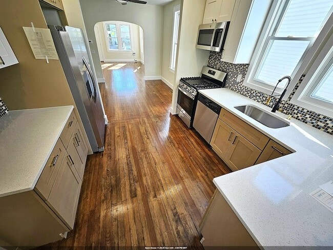 Building Photo - 244 Centre Ave