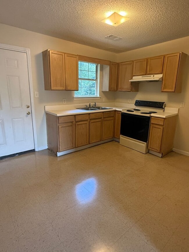 Photo - 8135-8135 Carlton Trail NW Unit 8135 Carlton