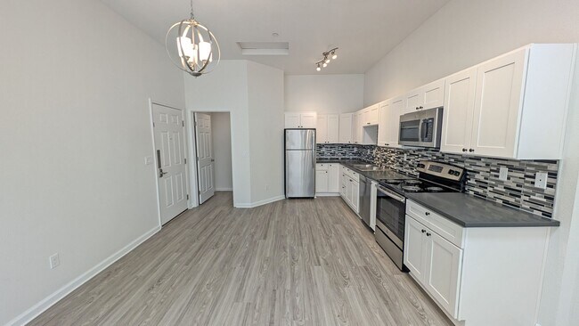 2405 Pacific Ave Unit 204