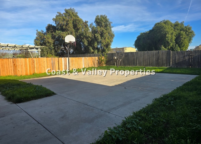 Photo - 319 Maple Ave Unidad 319 Maple #2