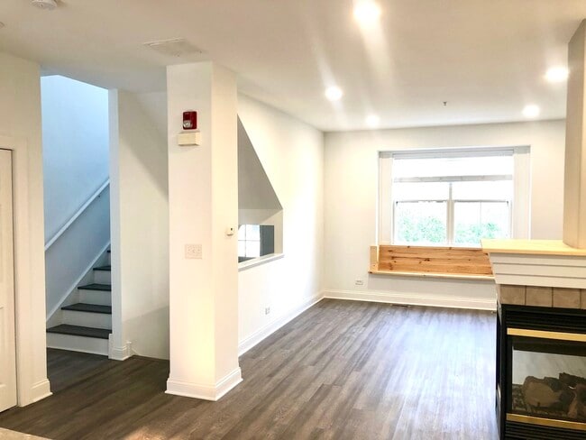 Photo - 164 Rosehall Dr