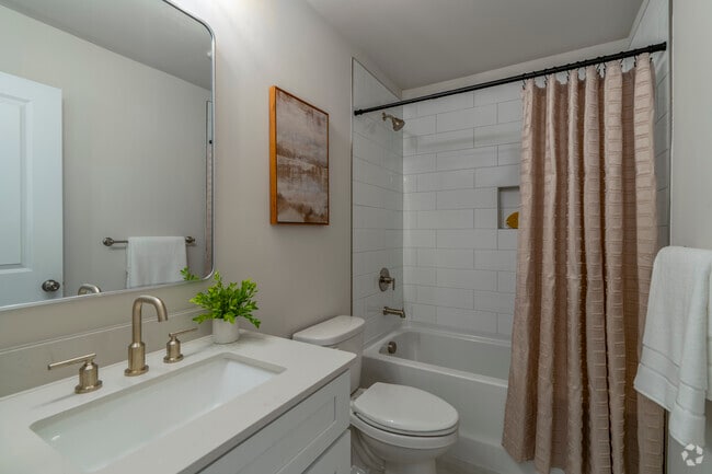3BR, 2.5BA - 1,703SF - Master Bathroom