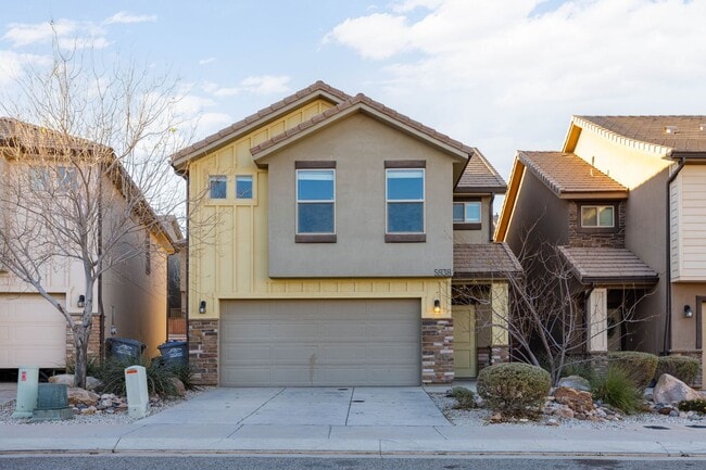 Building Photo - 4bd | 2.5 Bath | 2 Car Detached Desert Canyon Townhome Now Available