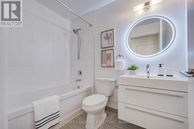 Photo - 297 College St Unit 901