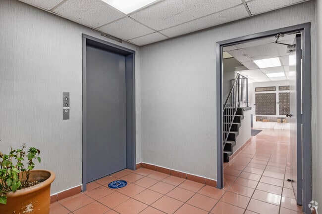 Photo - Levering Apartments