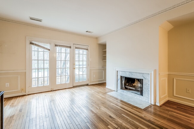 Photo - 4515 MacArthur Blvd NW