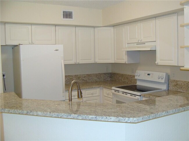 4245 S 57th Ave Unidad 104W