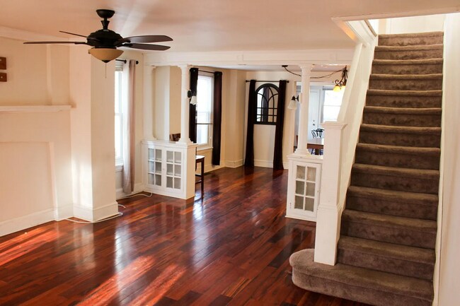 Photo - 223 N New St
