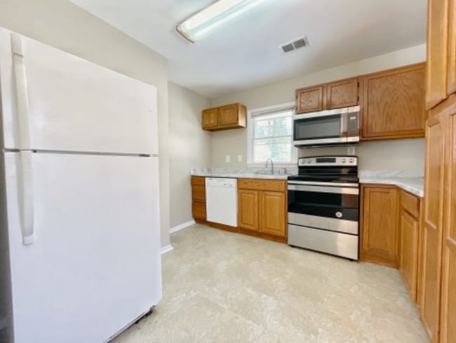 Photo - 120 Tulip Dr