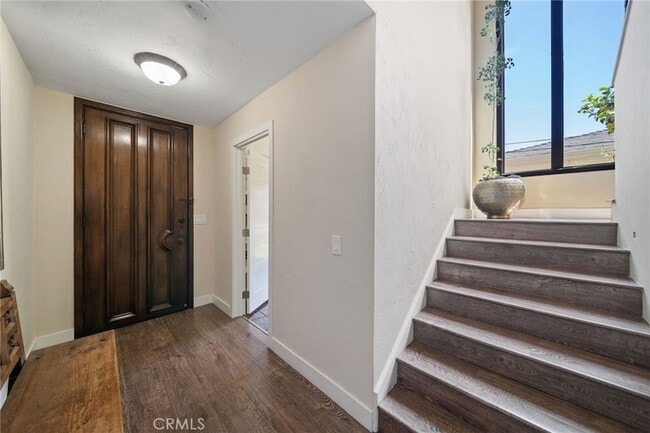 Photo - 215 Monterey Dr