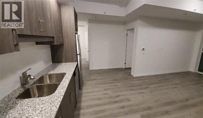 Photo - 60 Charles St W Unité 2511