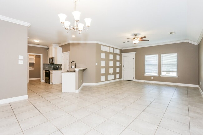 Photo - 811 N Ridge Dr