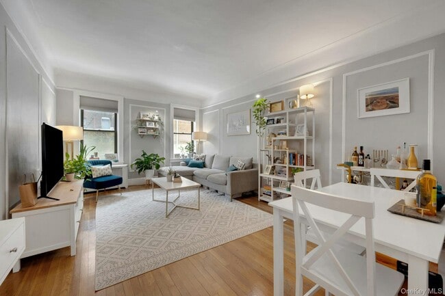 Building Photo - 673 Locust St Unit 2C