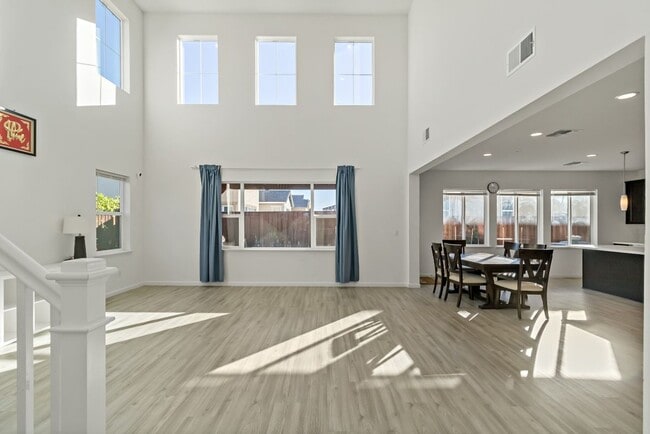 Photo - 717 Delaney Pkwy