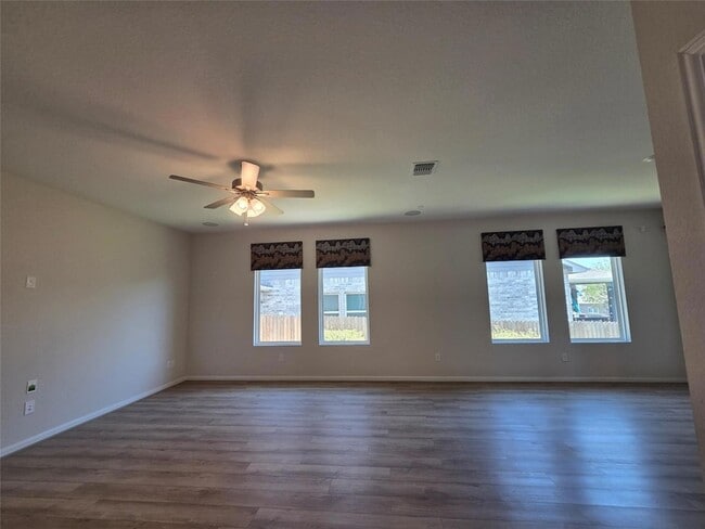 Photo - 8902 Grand Western