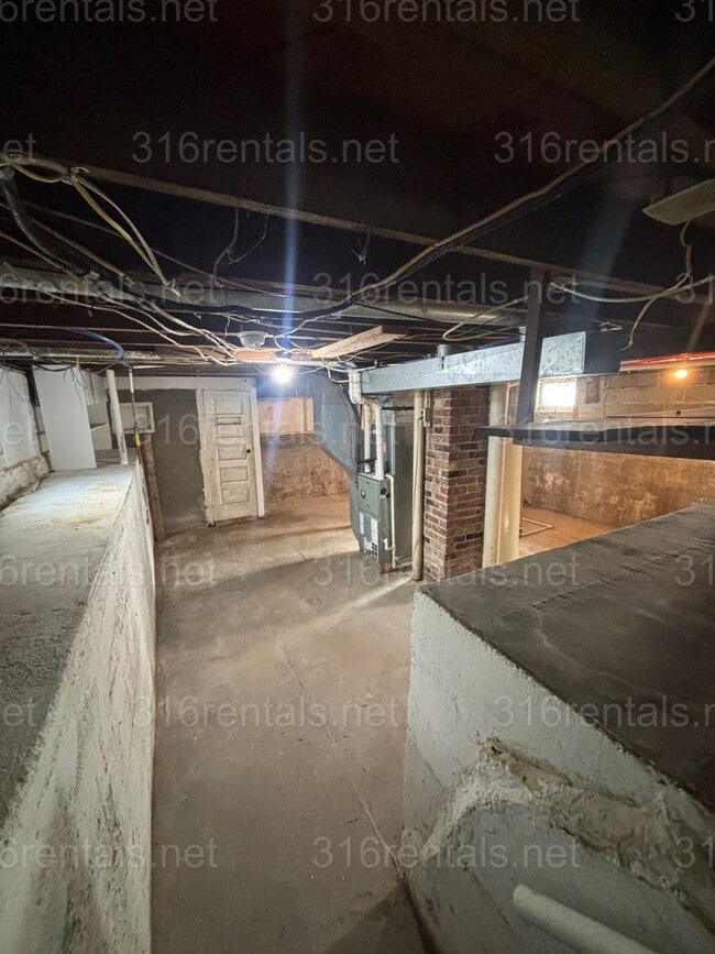 Photo - 2 bedroom 1 bath available NOW!