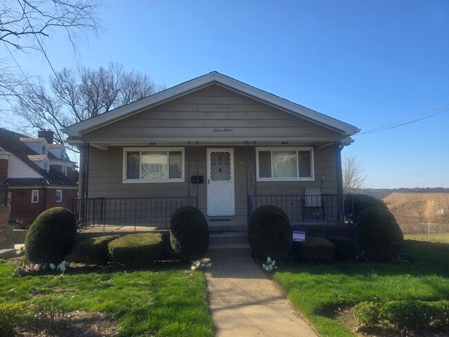 1512 Mutual St