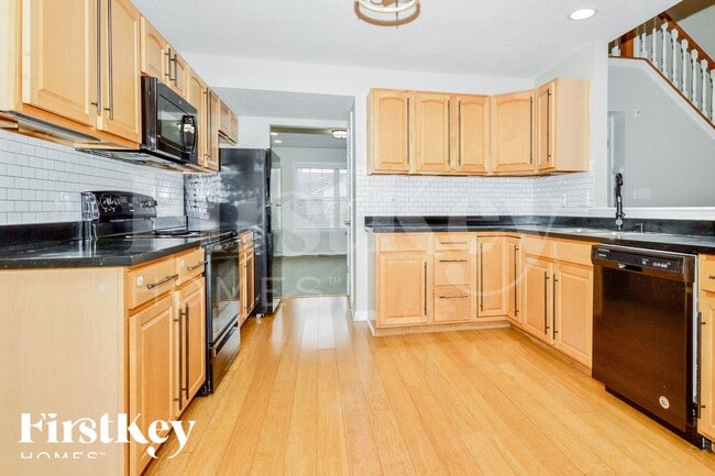 Photo - 7081 Village Oaks Dr