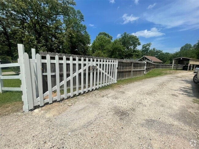 Building Photo - 18733 Deer Glen Dr Rental
