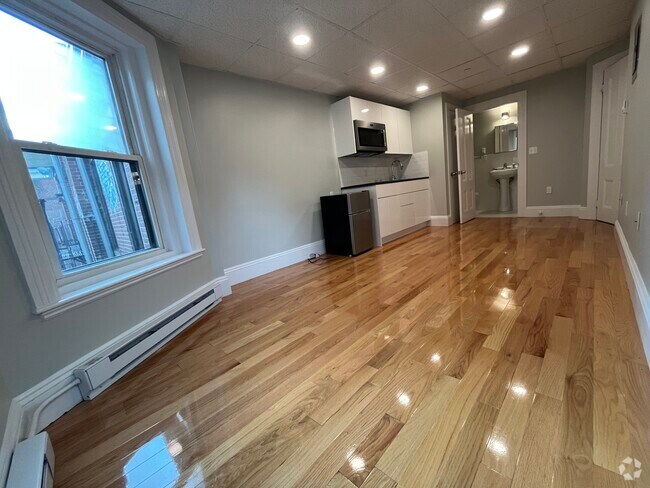 Building Photo - 304 Newbury St Unit 304-2 Rental