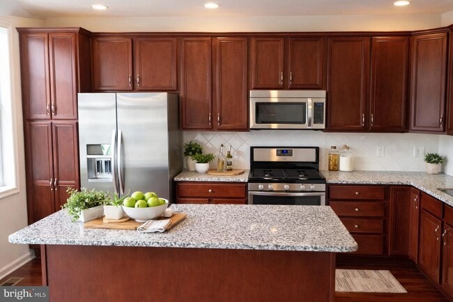 Photo - 23109 Dunlop Heights Terrace