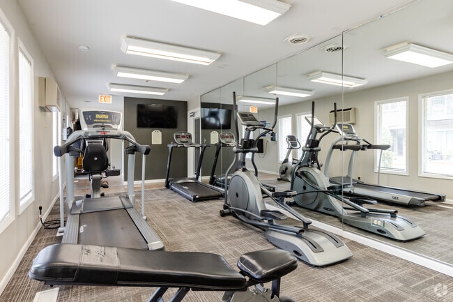 Gimnasio - The Ponds on Plum Grove