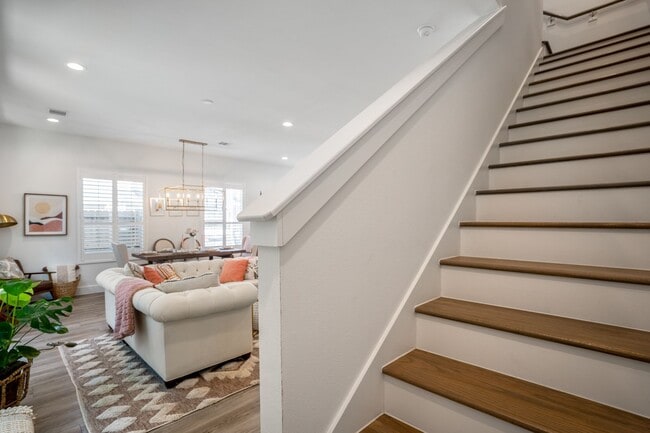 Photo - 5217 Pinemont Creek Ln