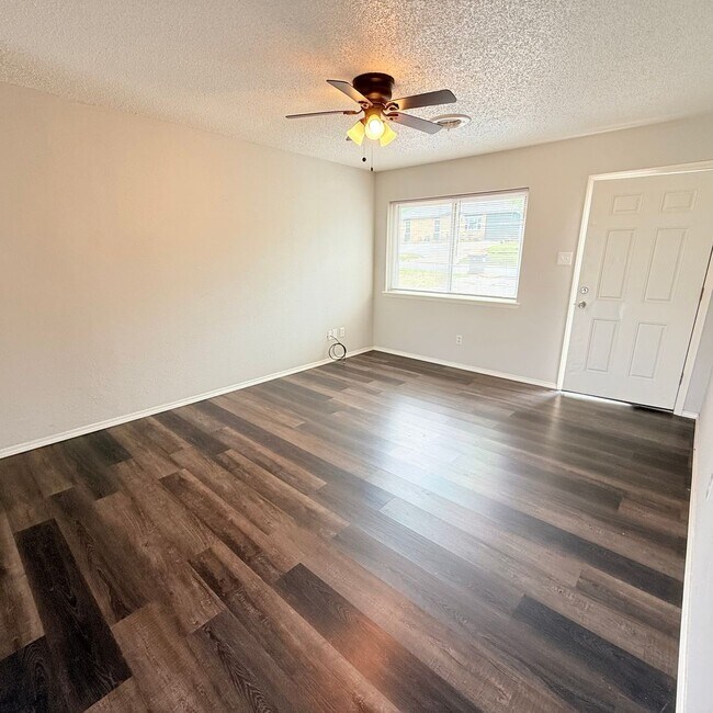 Photo - MOVE IN READY??