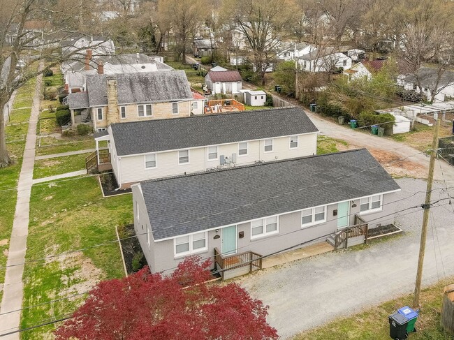 Photo - 220 W 31st St Unit A