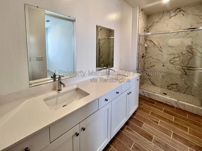 Photo - 883 Fruitwood Ave