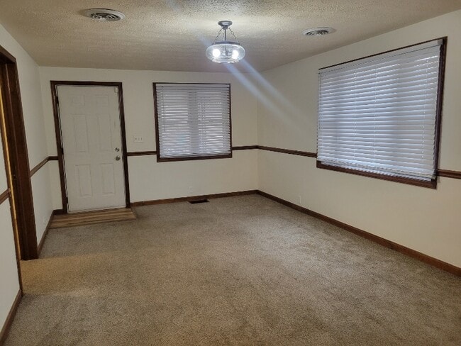 Photo - 3425 Campbell St