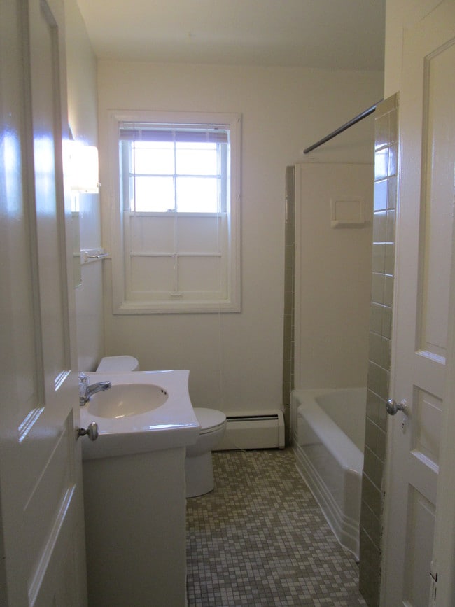 Photo - 324 FOREST LLC