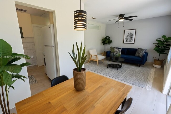 Building Photo - 120 NE 10th Ave Unit 3