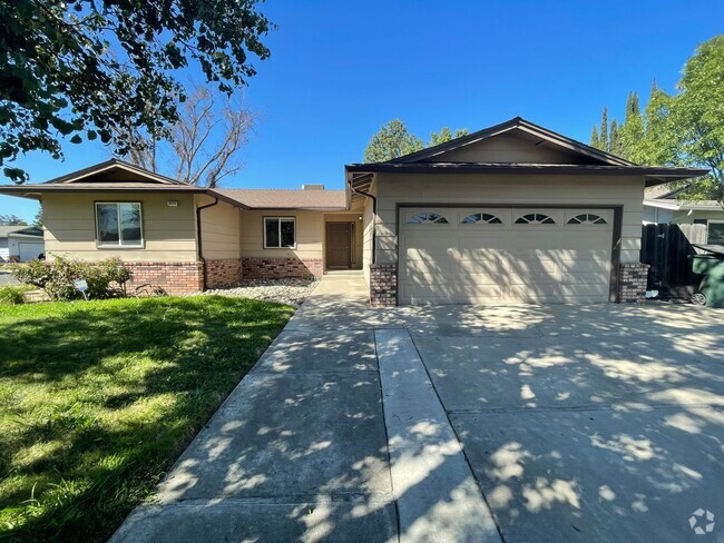 Building Photo - 4-bedroom single story in NW Modesto! Rental