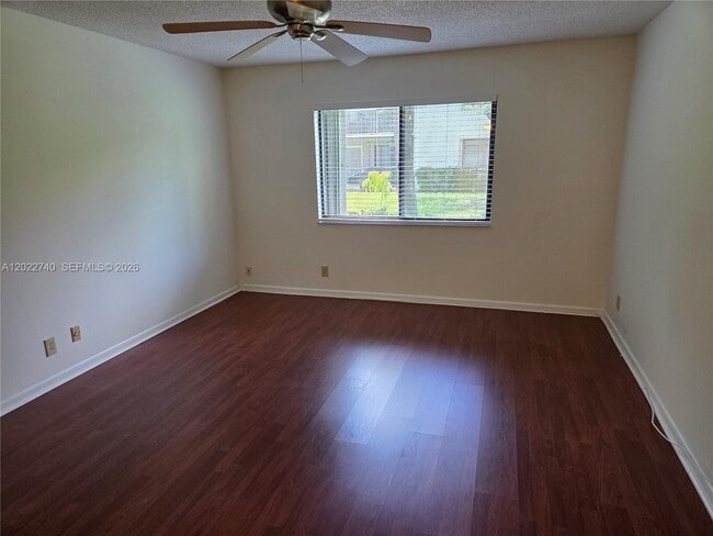 Photo - 413 Lakeview Dr Unit 104