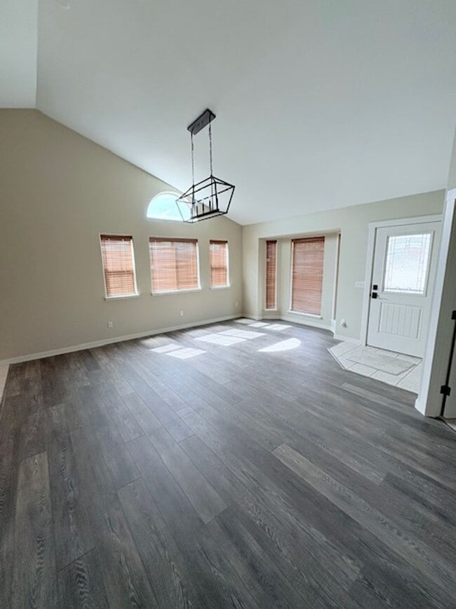 Photo - Stunning 3-Bedroom, 2-Bath Home with Lake Views!