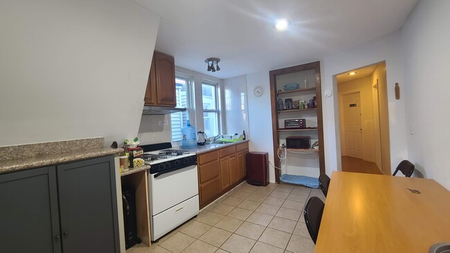 Photo - 42 49th St Unit 3