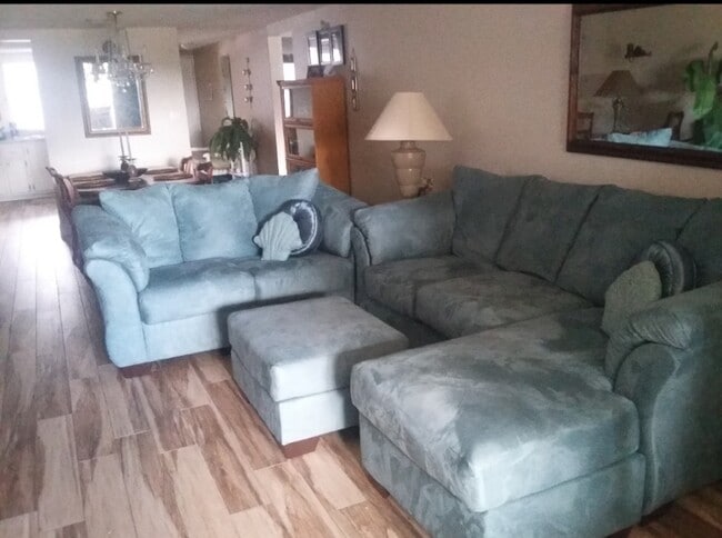 Photo - 8 Glencoe Pl Unidad 207