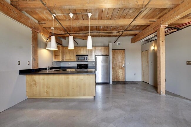 Photo - 127 5th St NE