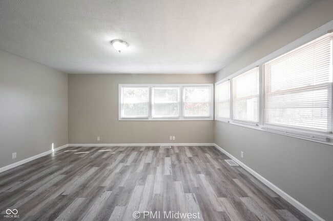 Photo - 6276 Eastgate Ave