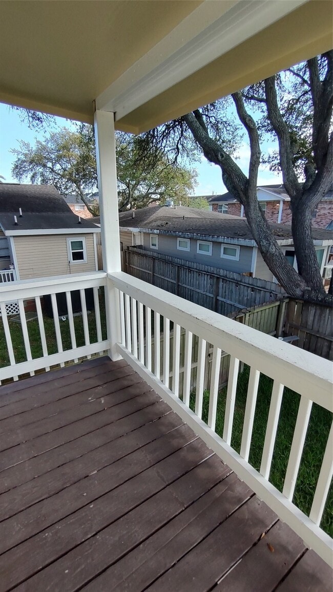 4523 1/2 Bernardo De Galvez Ave