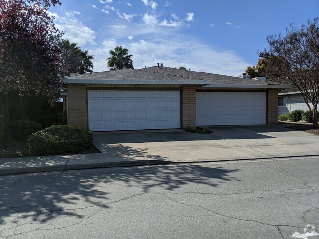 Building Photo - Highly Sought After Location! Available 5/9! Rental