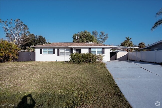 Building Photo - 6671 Fiesta Way Rental