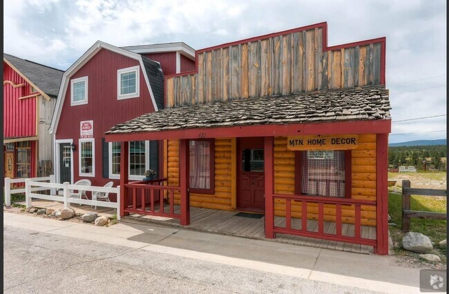 Building Photo - Studio! Great Light and Yard! Rental