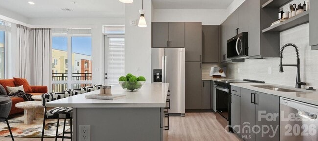 Photo - 2222 N Tryon St Unidad A7