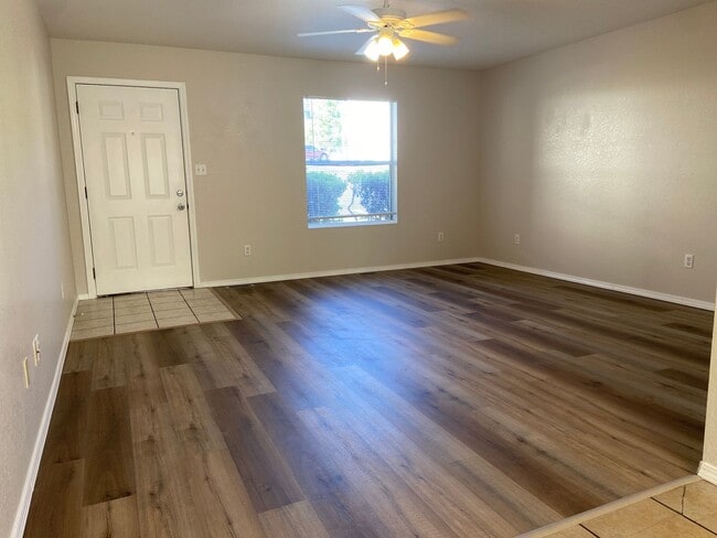 Building Photo - Apartment in Branson East, Kirbyville