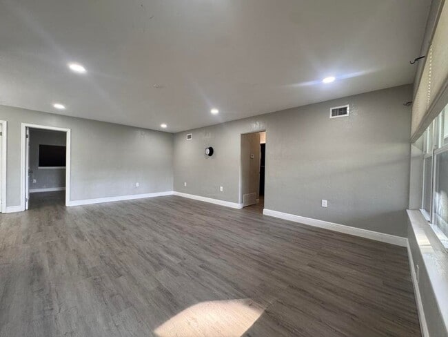 Photo - 3/2 with Bonus Room in South Daytona
