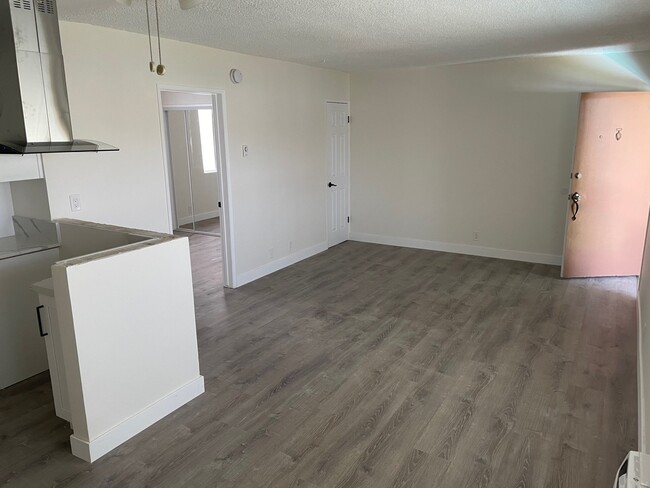 Photo - 5929 Laurel Canyon Blvd Unidad 10